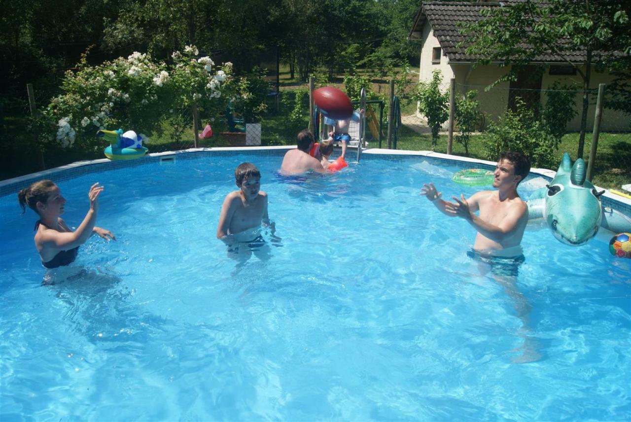 Camping Les Arbois Montjay (Saone-et-Loire) Exterior foto